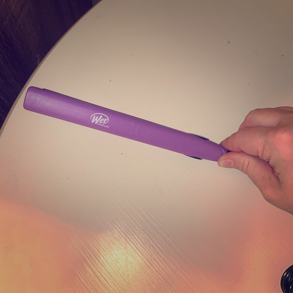 wet brush mini flat iron